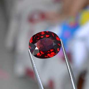 天然大颗粒石榴石裸石椭圆形12*14毫米8.35克拉净度好包邮送证书