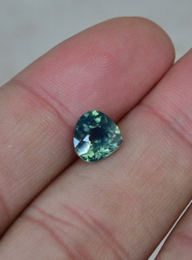 天然无烧绿色满火蓝宝石裸石水滴形戒面2ct拉贡lagoon包邮送证书