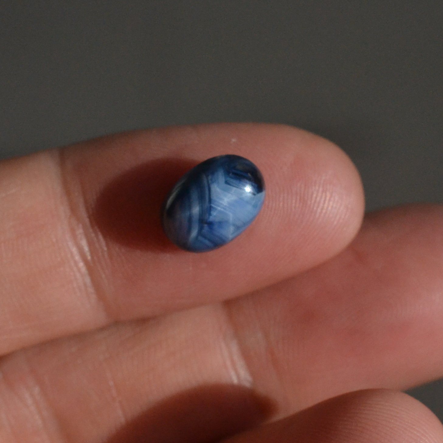 天然蓝色星光蓝宝石裸石椭圆形蛋面戒面7.7*10.8毫米4克拉包邮