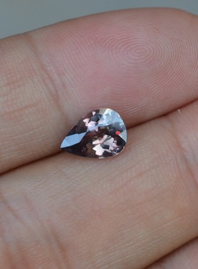 天然无烧异色蓝宝石裸石1.915克拉vvs级净度奇异色满火包邮送证书