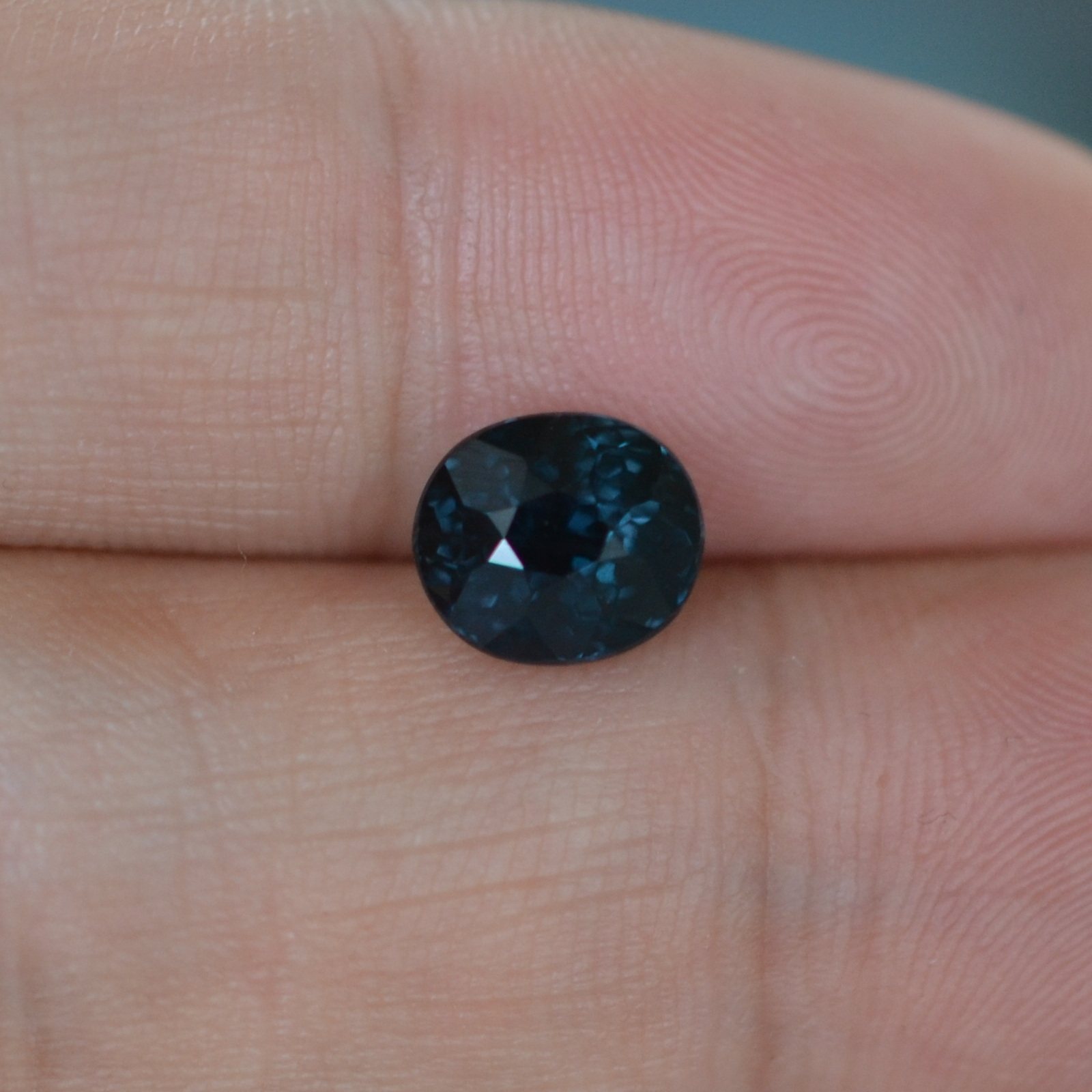 天然深绿色马达加斯加蓝宝石裸石2.87克拉全净体7.3*8.3毫米包邮