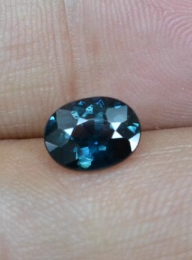 天然蓝绿色蓝宝石裸石椭圆形6*8毫米戒面全净体火彩好1.57ct包邮