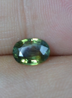 天然无烧绿色蓝宝石裸石1.28克拉肉眼全净颜色漂亮超高性价比包邮