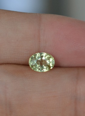 天然金绿宝石裸石6*8毫米珠宝戒面全净无暇满火彩1.585克拉送证书