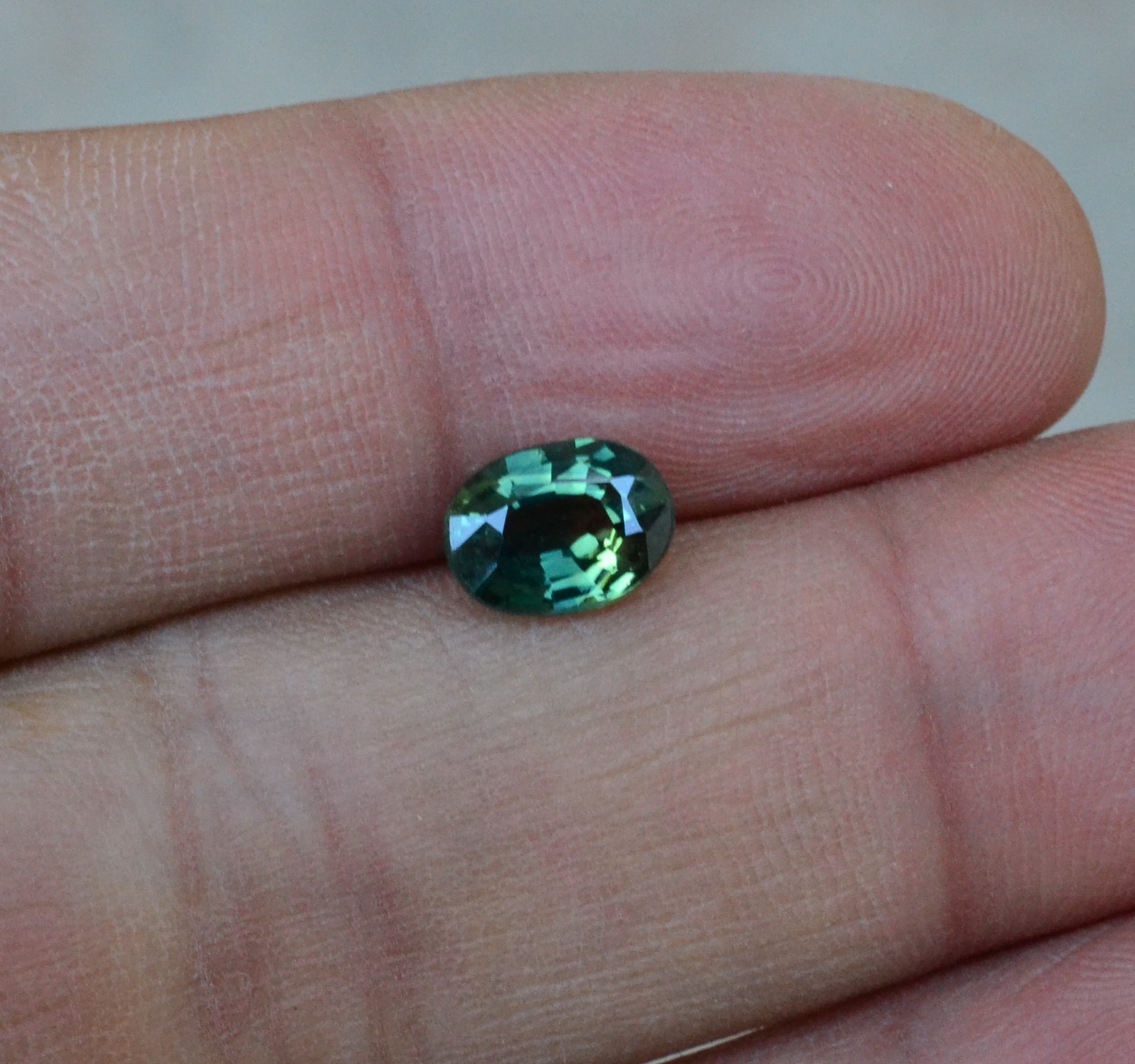 天然无烧绿色蓝宝石裸石椭圆形戒面1.7克拉 高性价比 包邮送证书