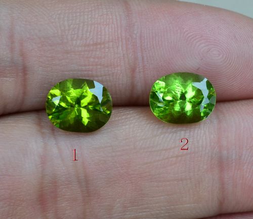 天然艳绿橄榄石8*10毫米颜色漂亮净度好vvs级满火3克拉左右包邮