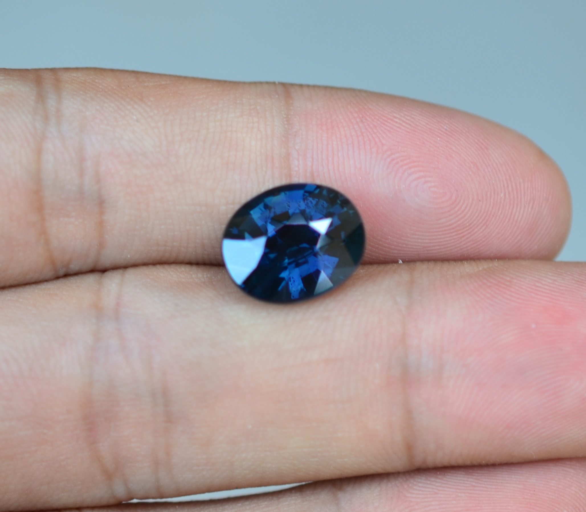 天然马达加斯加蓝宝石裸石7.69ct