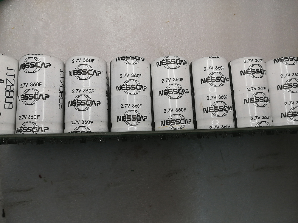 韩国NESSCAP 超级法拉电容组 30只 2.7V 360F 连接