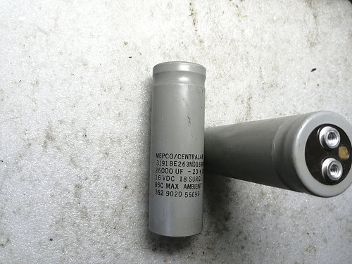拆机 美国灰皮麦景图MEPCO 16v 26000uf 螺丝脚电容