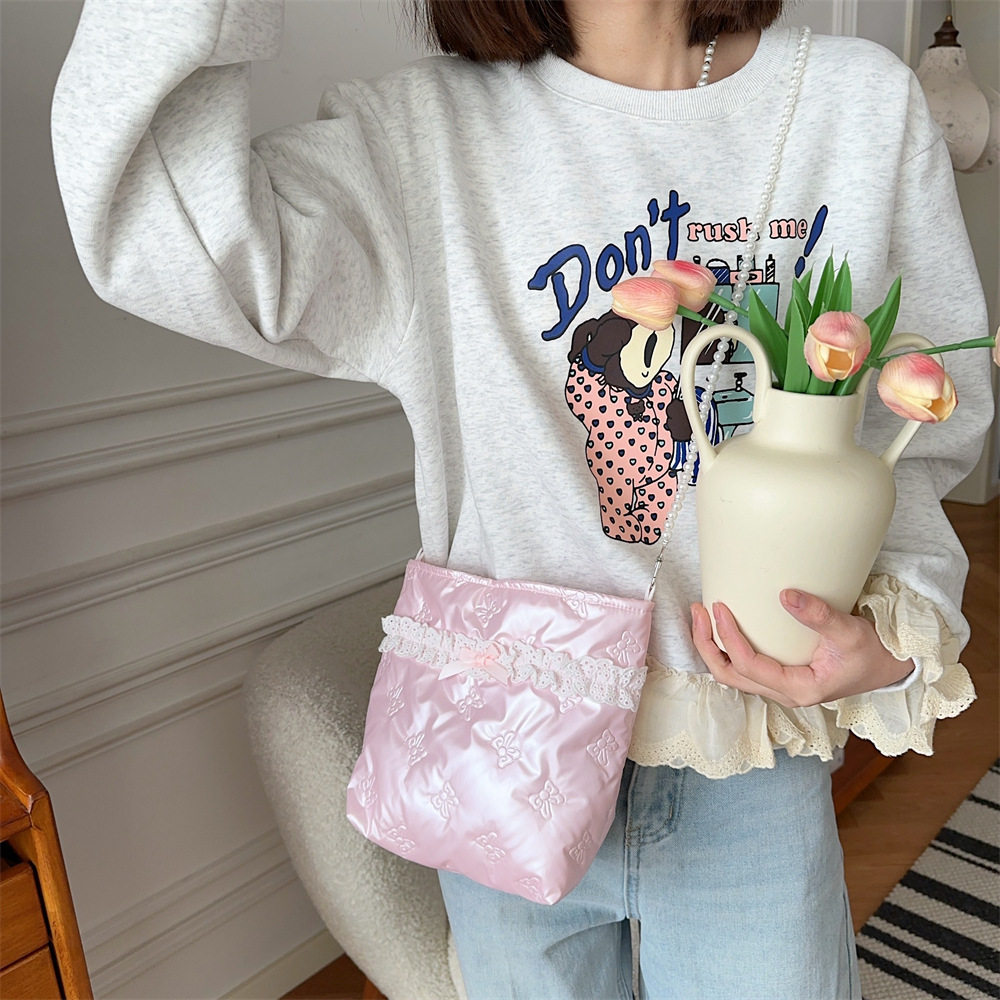 有趣琳 5392  pu夹棉新款蝴蝶结斜挎小包手机包珍珠链条随身