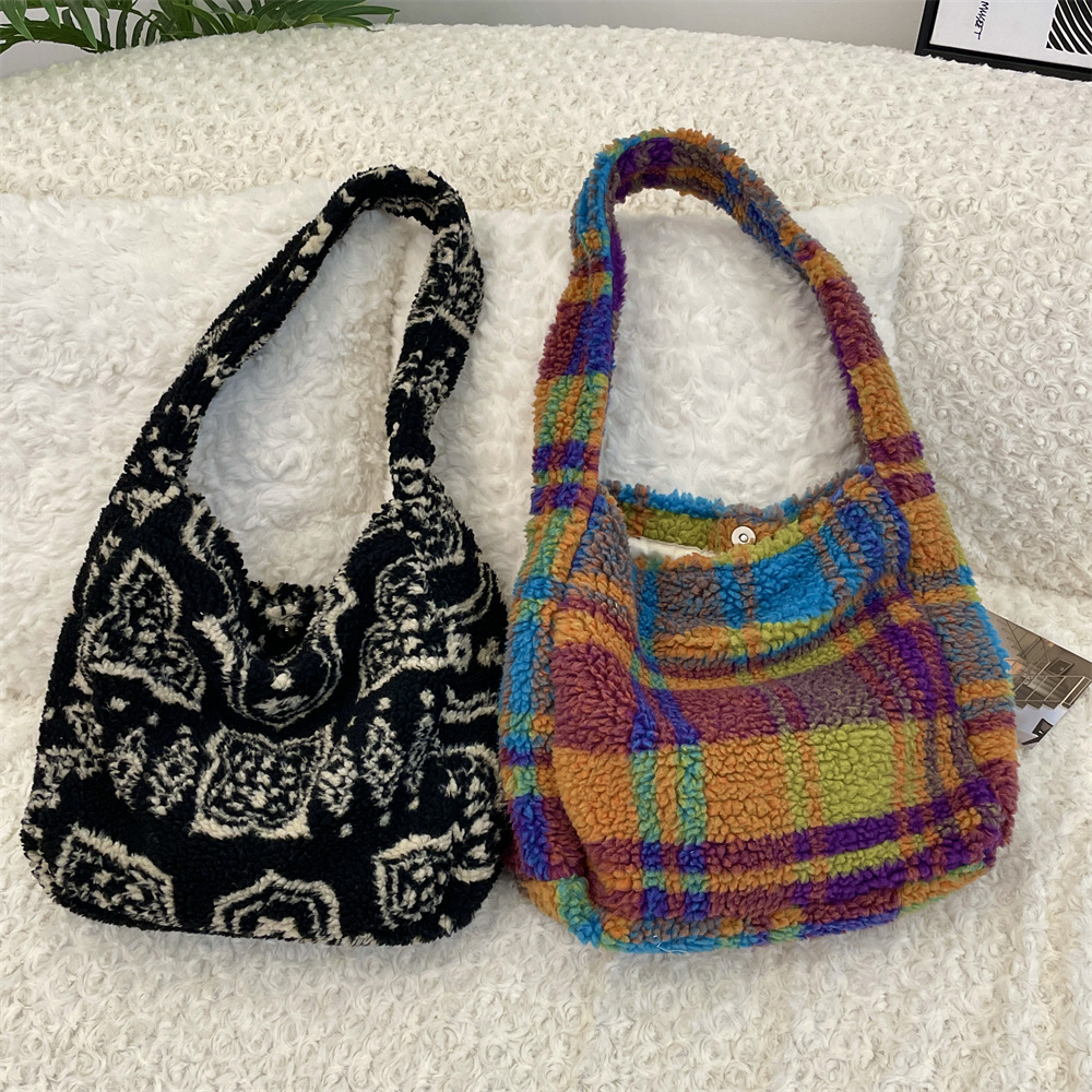 有趣琳 2025新款韩国ins风毛绒呢子大容量单肩腋下包毛毛包格