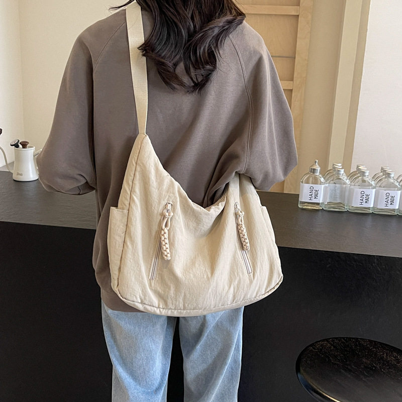 有趣琳 单肩包女尼龙布包学生上课斜挎包大容量通勤防水布袋