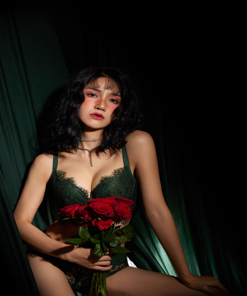 性感蕾丝文胸六排扣调整胸型上托聚胸情趣套装女