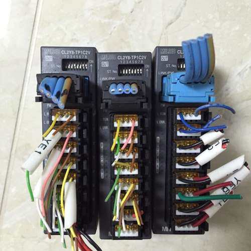 *CL1X4-D1C3/ CL2Y16-TP1C2V/CL2X16-D1C3V 三菱PLC扩展模块 现货