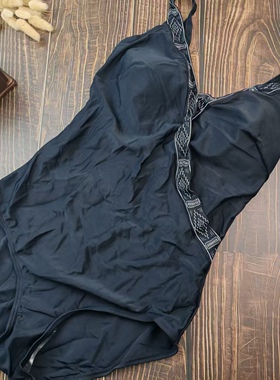 法码44BCD46BC50CD52B大码大罩杯胖MM修身显瘦三角连体游泳衣