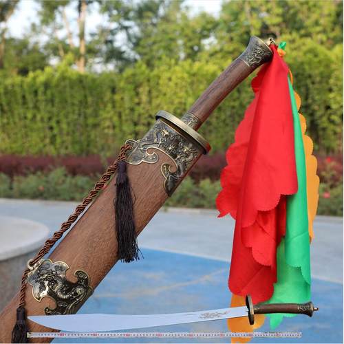 煌龙不锈钢太极刀晨练，太极