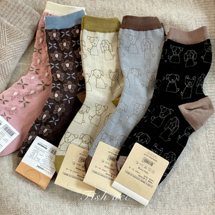 韩国东大门进口森系中筒袜小花朵可爱小狗棉袜秋冬保暖女士运动袜