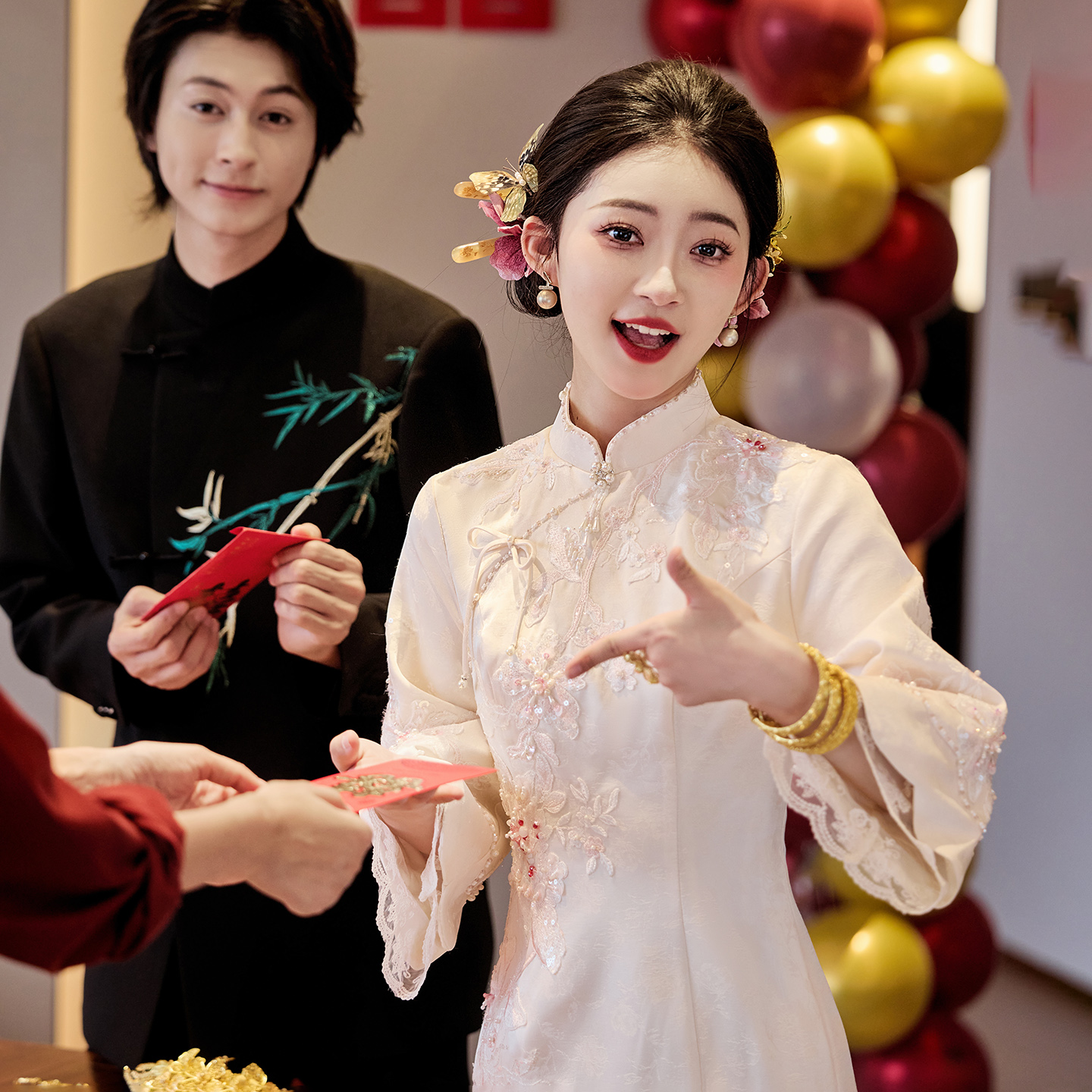 原创敬酒服订婚礼服晨袍女新娘裙