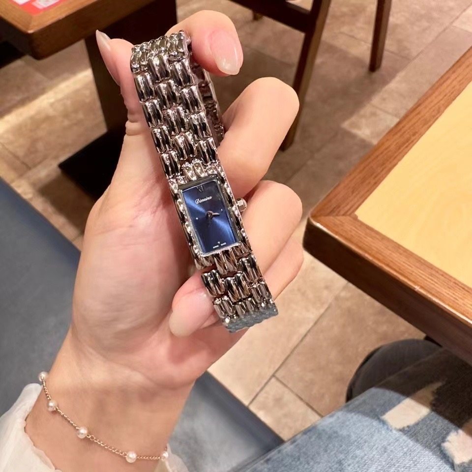 小红书芬di同款深海蓝手表