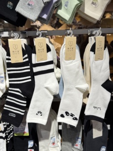 2025秋冬靴下客女袜纯棉短筒袜纯色刺绣笑脸少女袜甜美运动长袜子