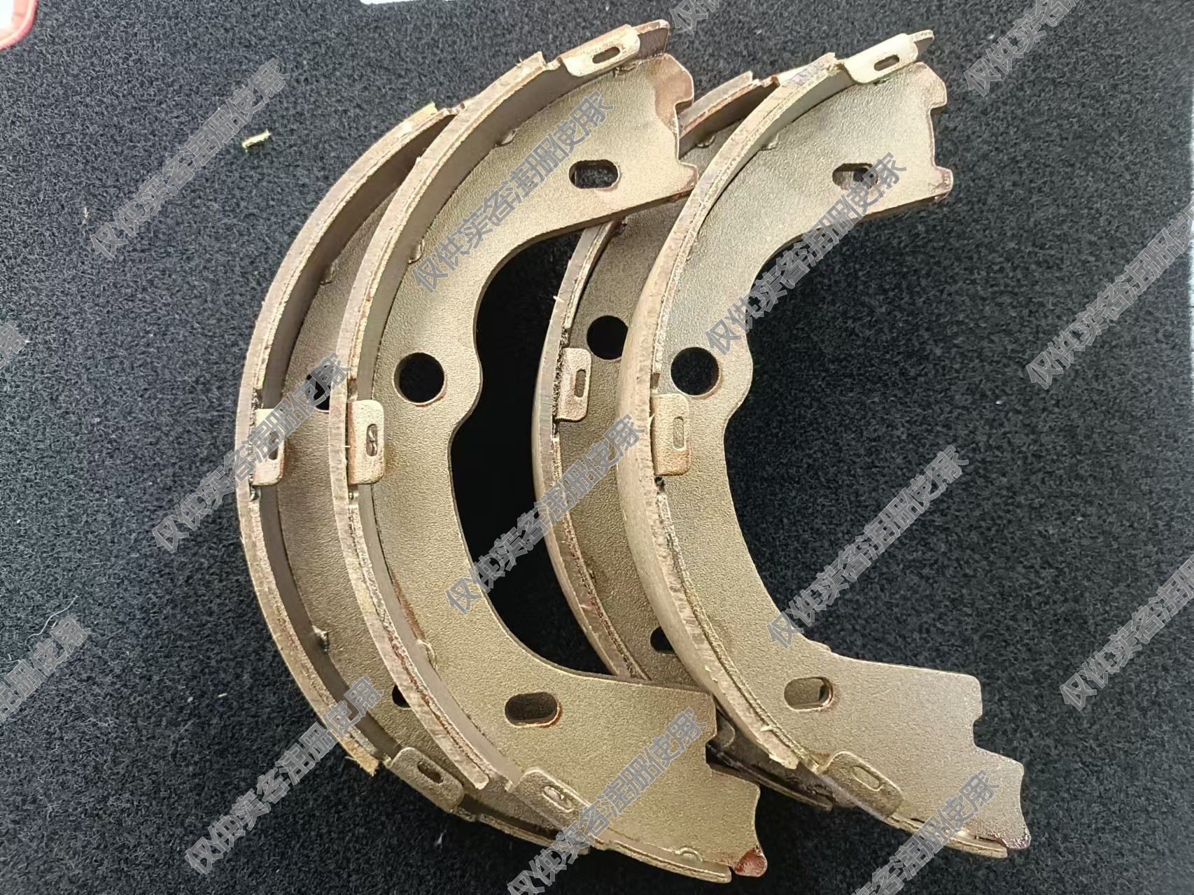 亚星欧瑞奔驰房车凌特3斯宾特手刹片驻车制动原厂品质爱科桥撞刹图片