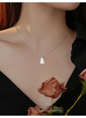 颈链爱心小熊项链女2025款小众高级感气质通勤日常百搭银色锁骨链