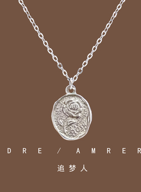 批发 钛钢玫瑰花圆牌项链女复古颈链锁骨链新款轻奢小众设计高级