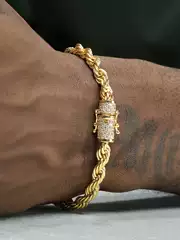 Grgr Electroplated 18K Gold Twist Bracelet for Men and Women, Hip-Hop European and American Style, Cuban Link Jewelry with a High-End Feel