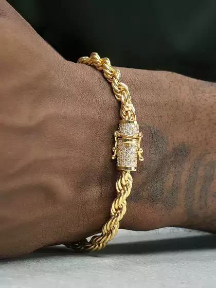 Grgr Electroplated 18K Gold Twist Bracelet for Men and Women, Hip-Hop European and American Style, Cuban Link Jewelry with a High-End Feel