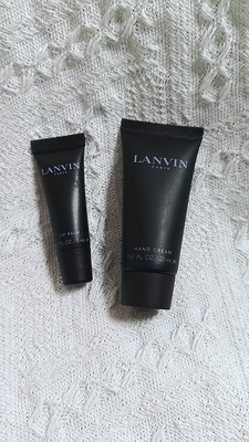 现货！航空配品 润唇膏/护手霜小样2027年