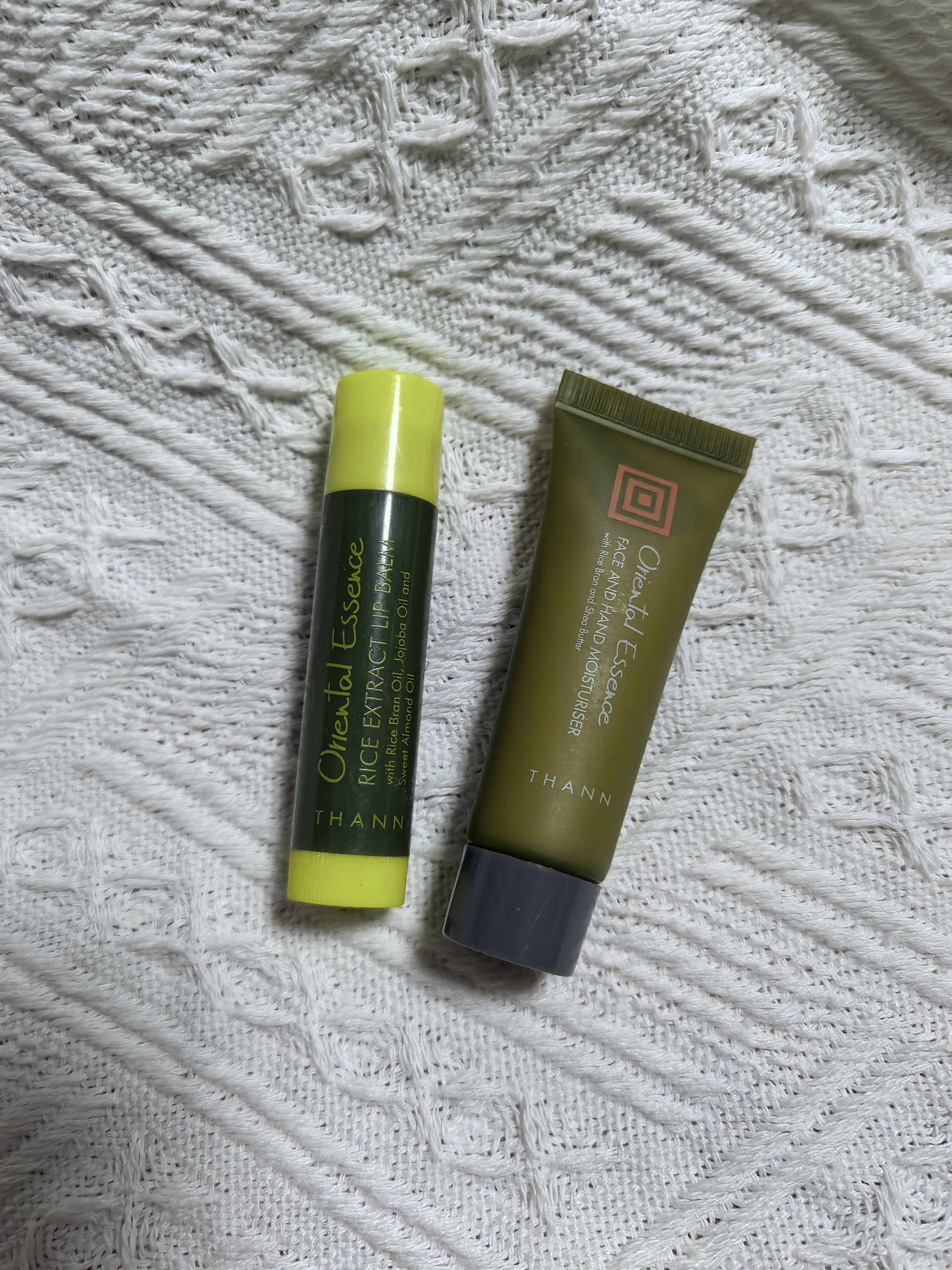 现货！航空配品润唇膏 护手霜小样