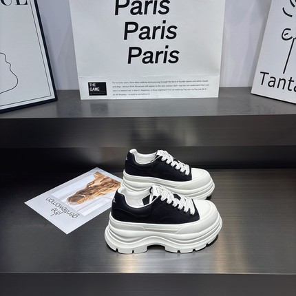 真皮厚底小白鞋女2026春季新款小个子7cm增高显瘦系带休闲运动鞋