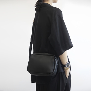 原创真皮头层牛皮软糯简约百搭无印休闲小单肩斜挎包小方包