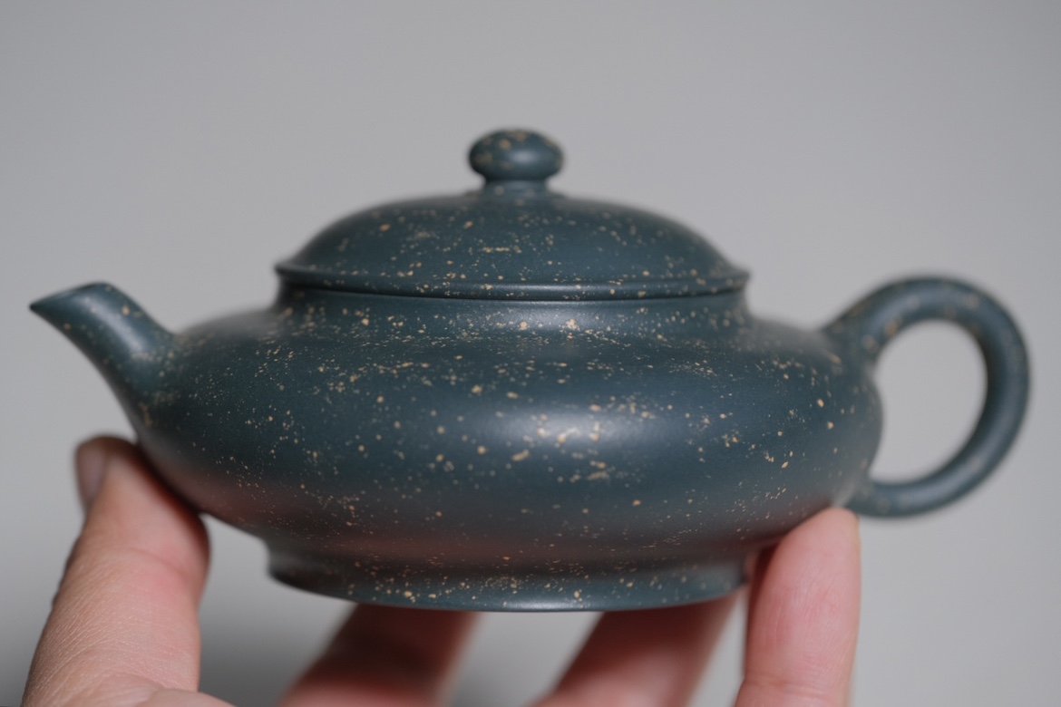 杨欣 卧龙 全手工墨绿泥铺砂 160cc