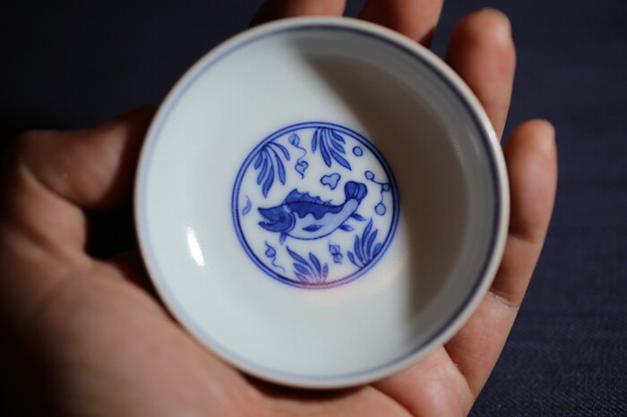 敬畏堂 青花瓷 紫金釉 鱼藻纹 罗汉杯 7.6*3