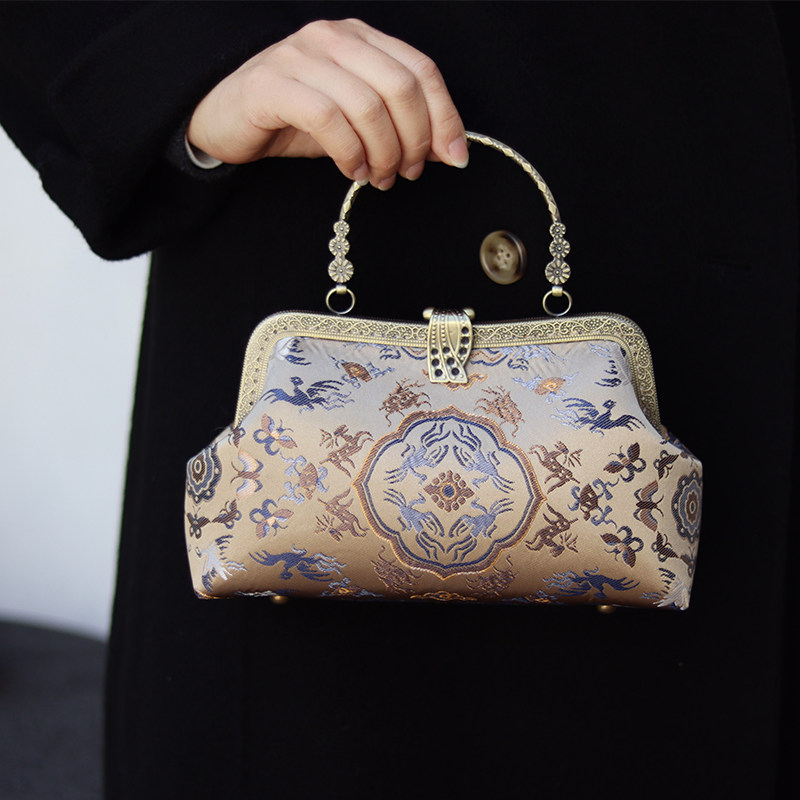 原创设计手工制作宋锦鹤鹿同春中式国风配汉服旗袍手提斜挎口金包,箱包皮具/热销女包/男包,通用款女包,淘宝优惠券,粉丝福利购,淘宝优惠卷