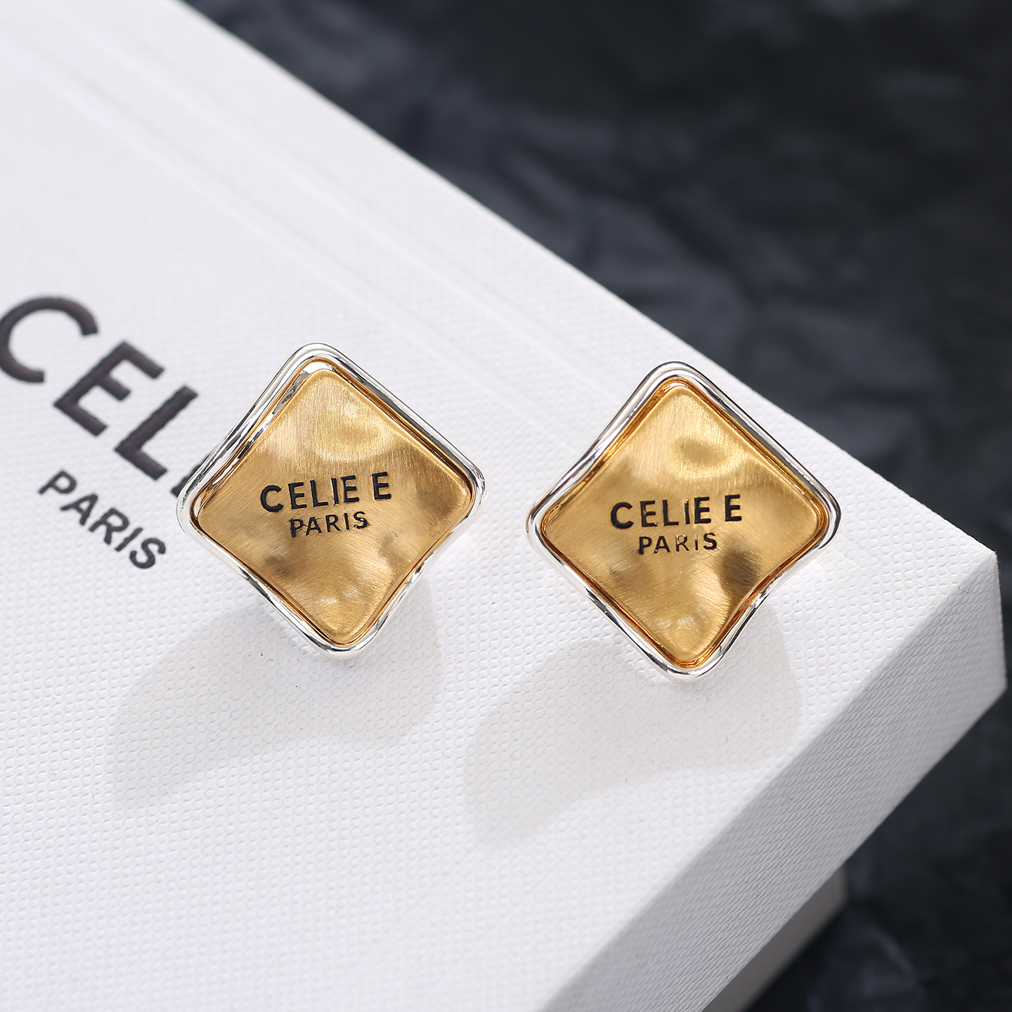 时尚精致扭曲菱形金属耳钉女小众设计感独特漂亮耳环高级感耳饰品