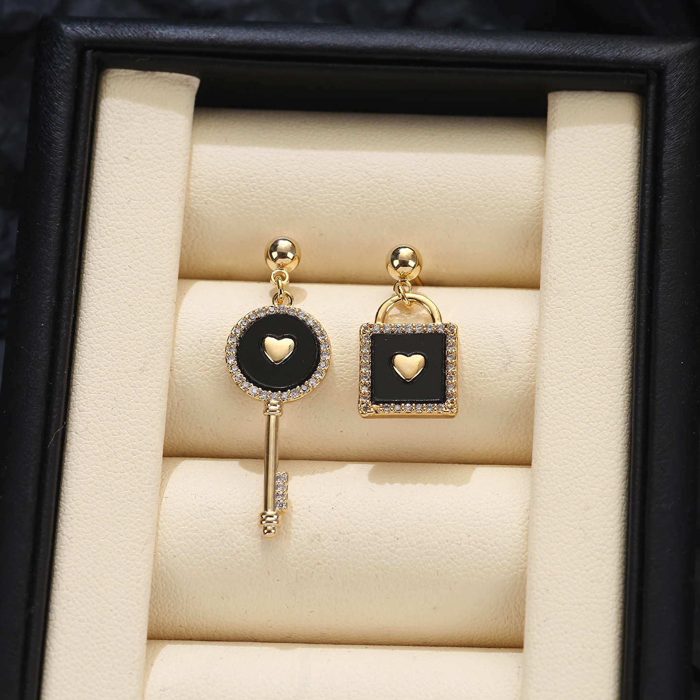 不对称钥匙锁超好看独特漂亮耳环高级感轻奢气质女士镶钻耳钉耳饰