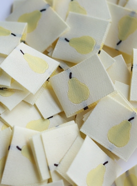 小梨子水果布标洗标手工辅料织唛手帐贴标签发圈对折标肠圈现货