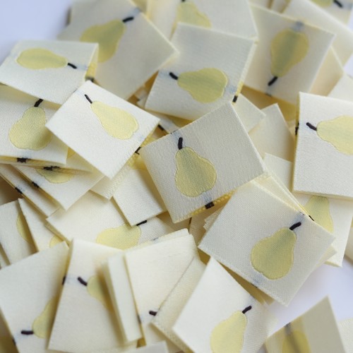 小梨子水果布标洗标手工辅料织唛手帐贴标签发圈对折标肠圈现货