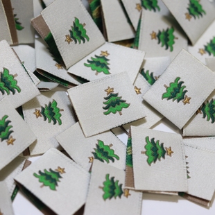 圣诞树对折布标装 辅料织标商标大肠圈辅料现货 饰织唛领标洗标服装