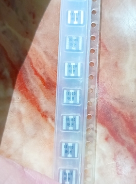 日本村田贴片陶瓷晶振 陶振CSTCS16M 16.00MHZ 4.1*4.7 三脚 16M