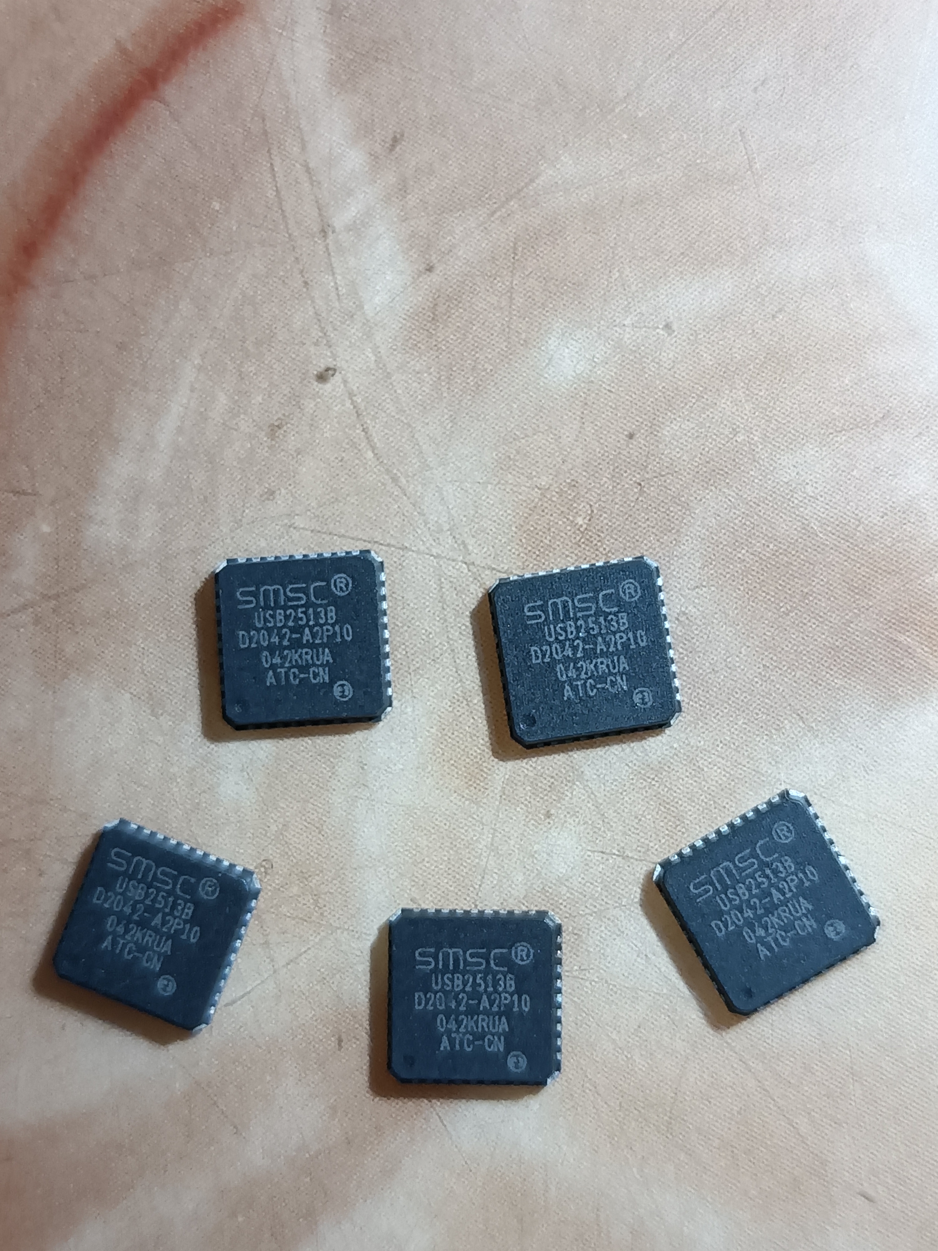 USB2513B-AEZC-TR  USB2513B USB接口芯片 封装 QFN-36 全新原装