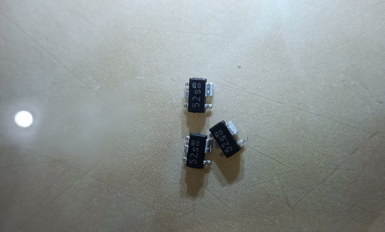 TLE4250-2G 丝印52S 贴片SCT595-5 线性稳压器芯片 汽车级 原装