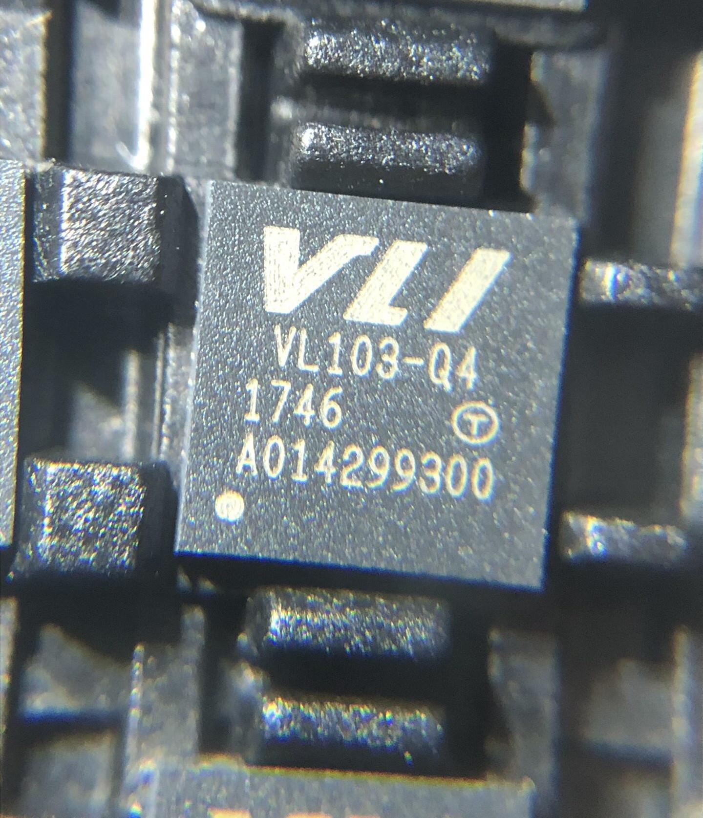 VL103-Q4  QFN48封装  VL103-Q4  USB芯片全新原装 质量保证