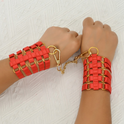 FARFETCH夜店2025新款可调节欧美成人吊袜红色手环发发奇聚拢扣环