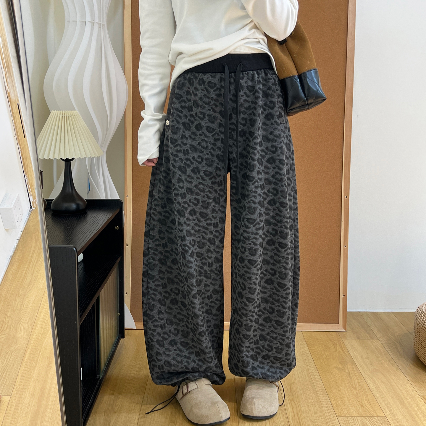 灰色洋气豹纹裤子女2025冬季新款高腰收口束脚两穿加绒垂感阔腿裤