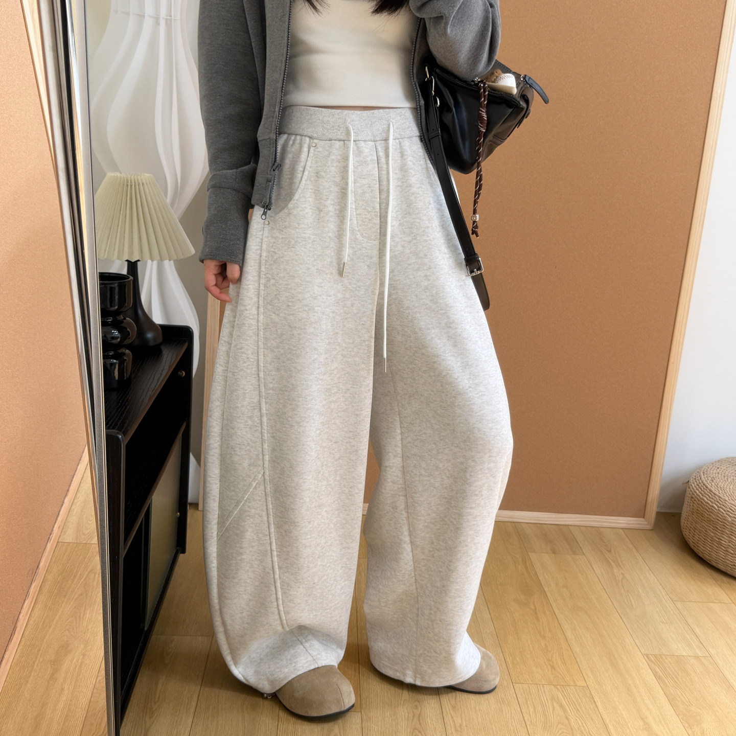 春季百搭松紧腰显瘦弯刀卫裤女2026新款可收口阔腿束脚两穿运动裤