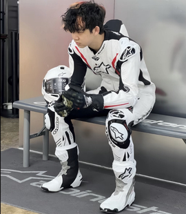 量身定制GP V5连体皮衣摩托车赛车服非a星牛皮防摔耐磨通勤跑山