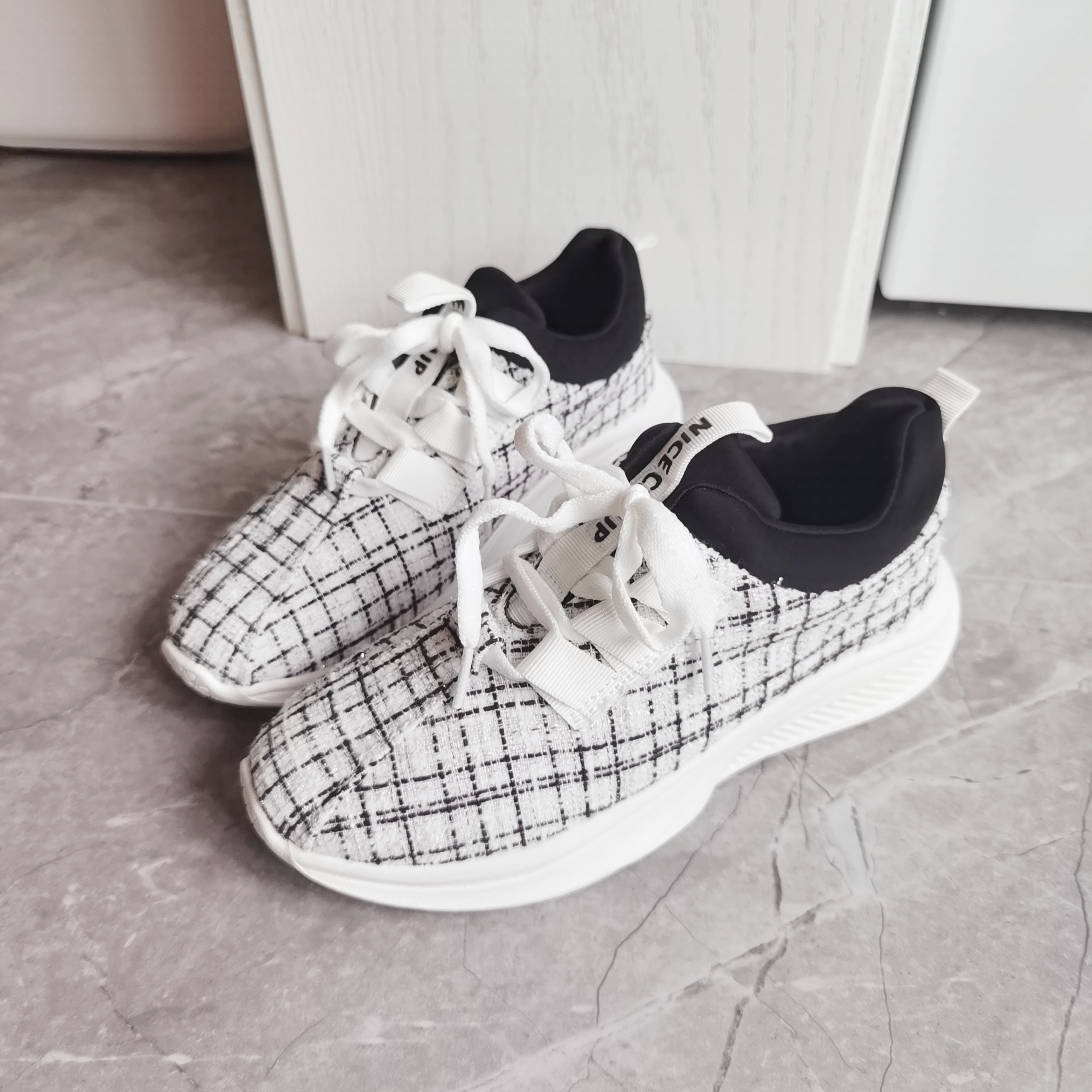 日系复古新品好穿脱系带格子